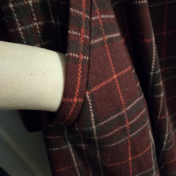 NWOT Torrid Burgundy Plaid Softest Tie Front Coat- Size 2x - Picture 8 of 13